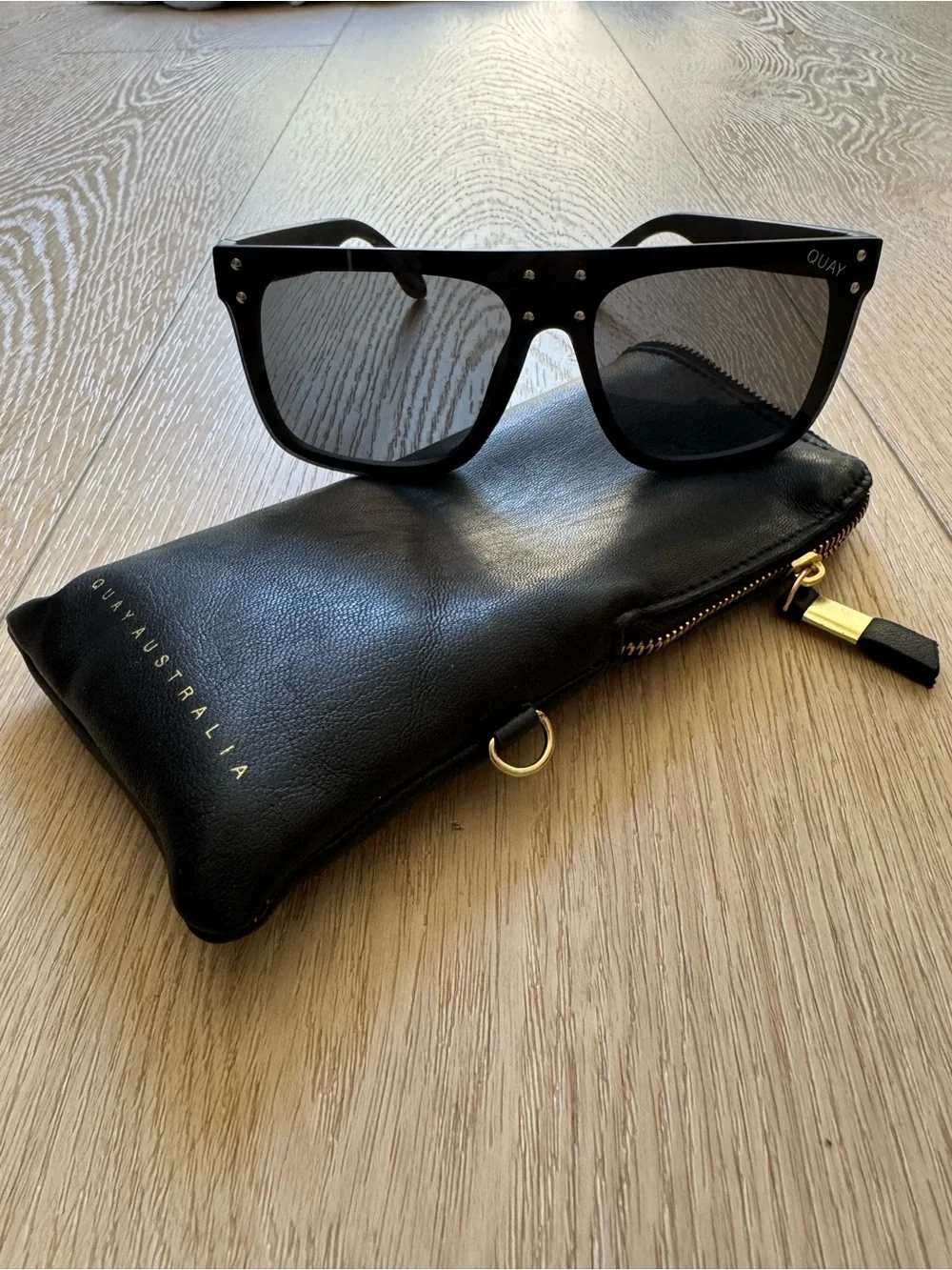 QUAY x KYLIE Limited Ed Sunglasses + Original Protective Pouch